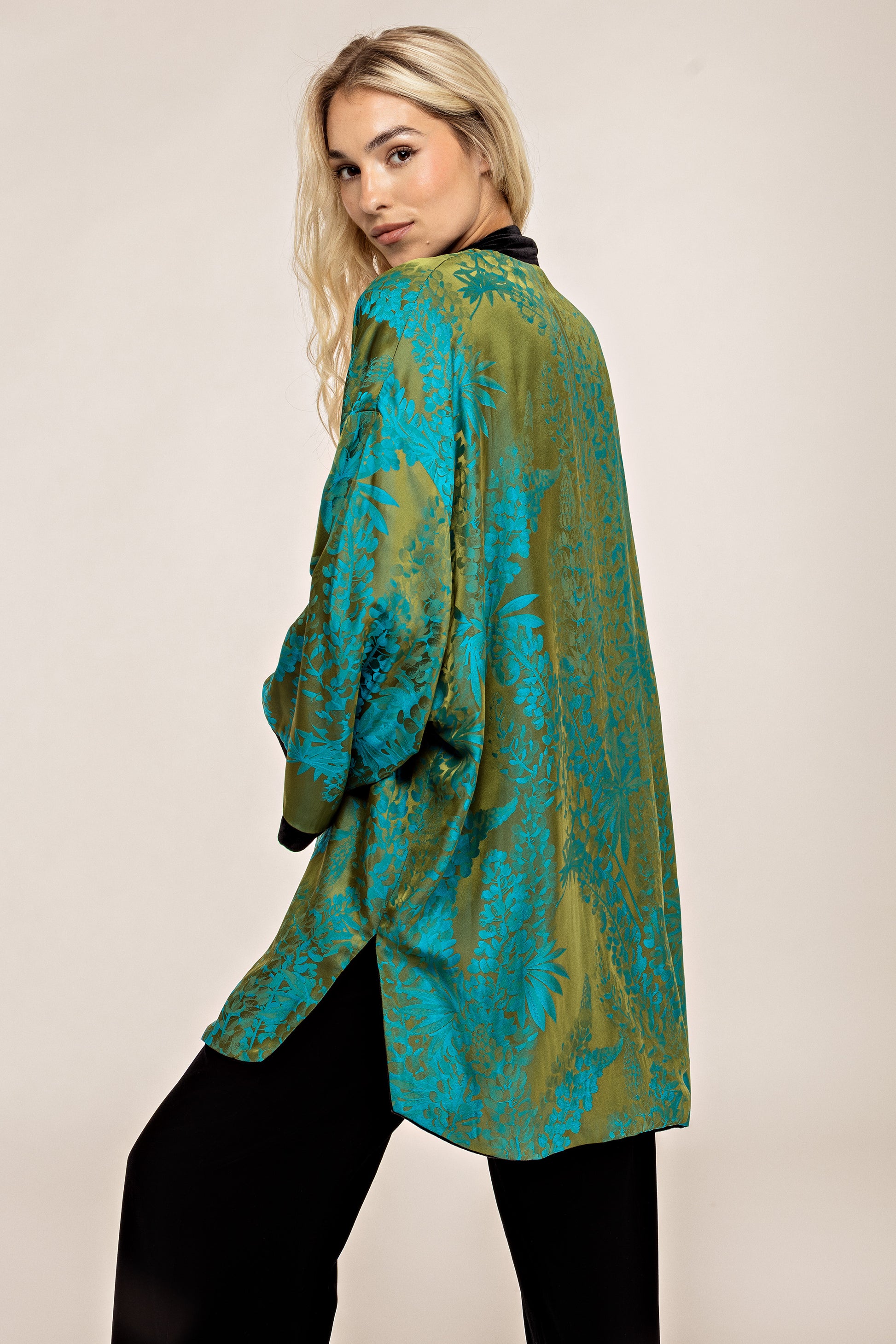 Reversible kimono